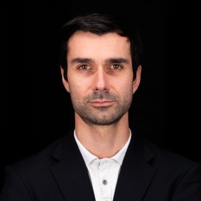 Dr. Sebastian Cotofana